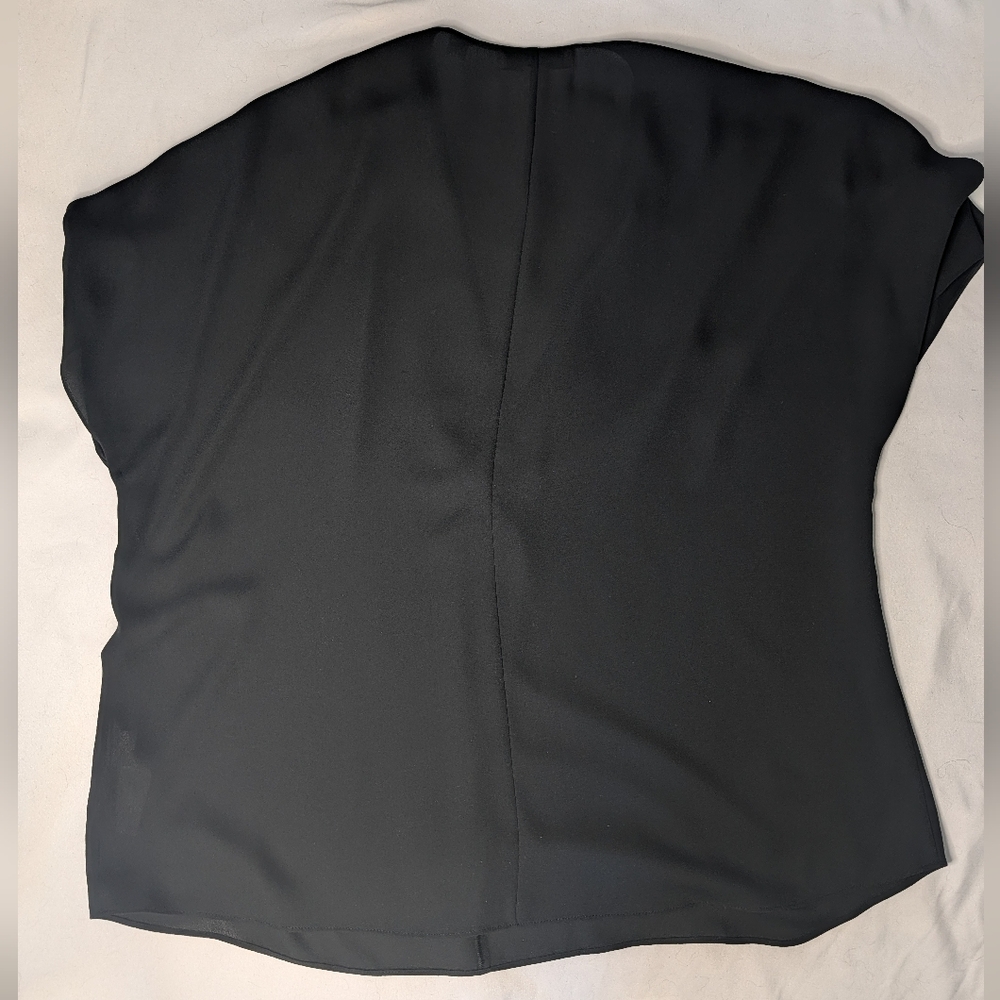 Vince Classic Black Top - Picture 3 of 5